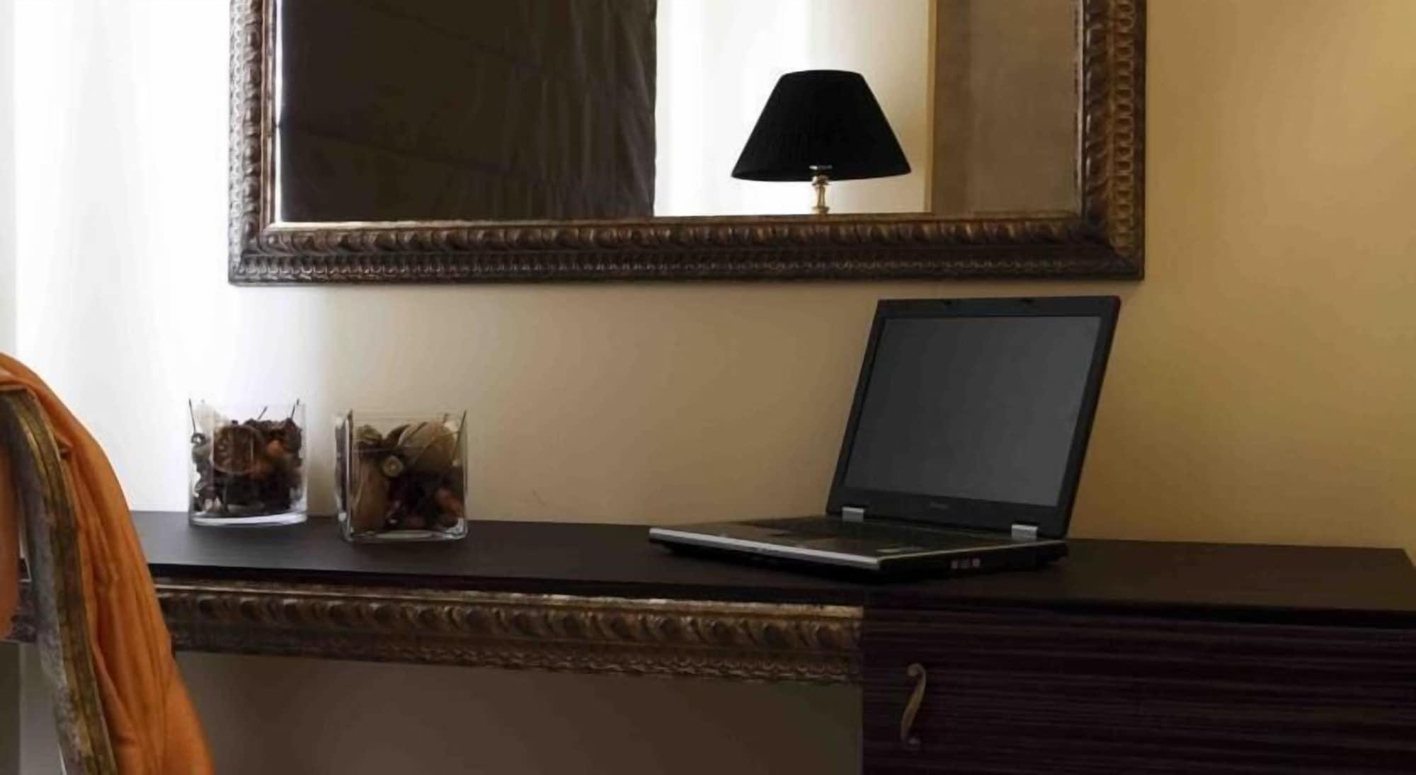 Valis Resort Hotel Volos Exterior photo A mirror in a home