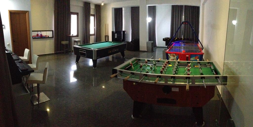 Valis Resort Hotel Volos Exterior photo Games room