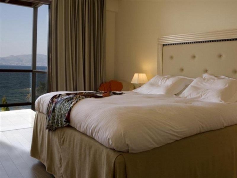 Valis Resort Hotel Volos Exterior photo A bedroom at the hotel